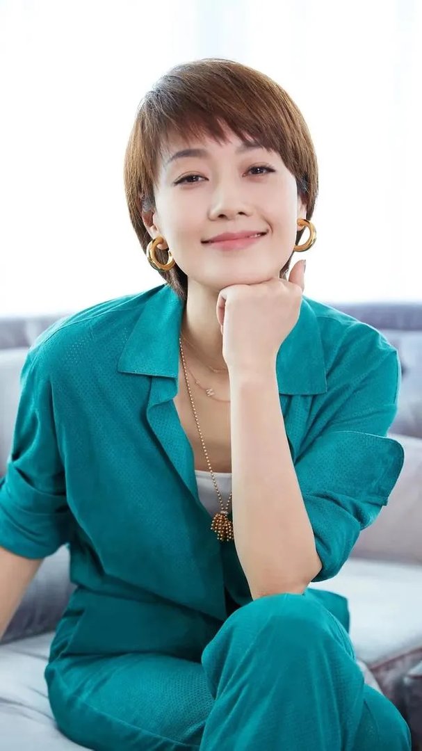 马伊琍与吴皓宸约会曝光，她真的爱上了比自己小17岁的男人吗？