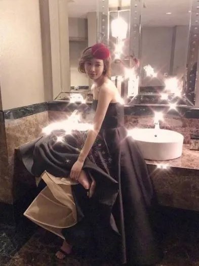 林志玲半夜po出婚纱照是什么情况？