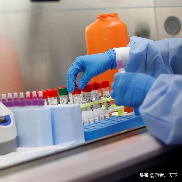 美国新冠肺炎确诊人数奋力向百万大关冲刺，这下特朗普输惨了，这是为什么？