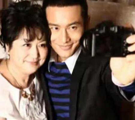 教主黄晓明的父亲是谁？   盘点家境普通的大明星