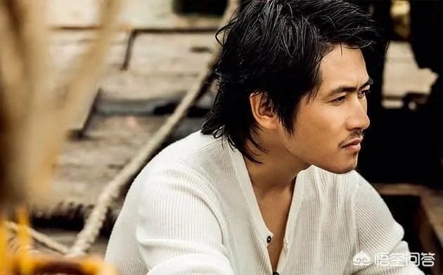 方舟子发文提供韩寒《就这么漂来漂去》有人代笔的两条铁证，你如何评价？