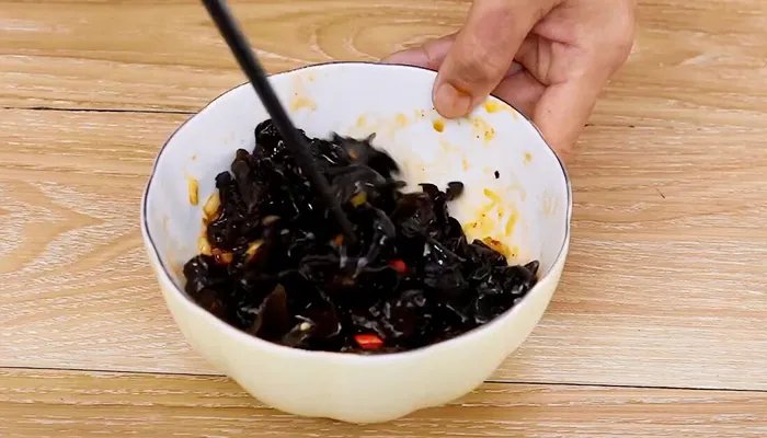 凉拌木耳的家常做法 凉拌黑木耳怎么做