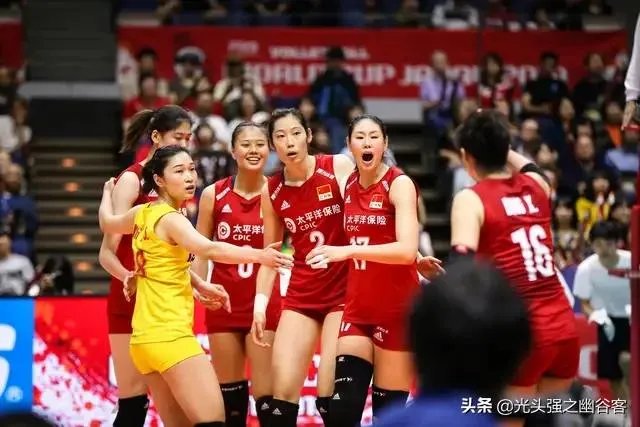 中国女排3:0横扫美国女排，中国女排赢在哪里，你如何评价中国女排球员的表现？