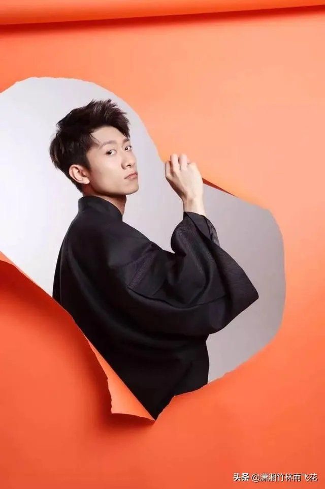 如何看待”杨紫为张一山庆生的文案“，一山曾宣称：愿为你背叛全世界，相爱就那么难吗？