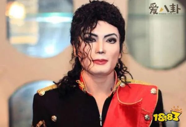 身为黑人的迈克尔杰克逊怎么变白的 迈克尔杰克逊变白揭秘