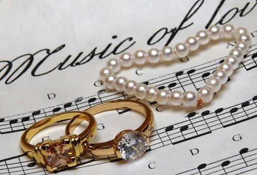 结婚歌曲大全100首 适合结婚播放100首歌曲任你选