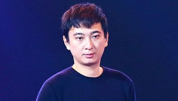 王思聪怒撕奶茶妹妹,刘强东霸气反击,究竟发生了什么?