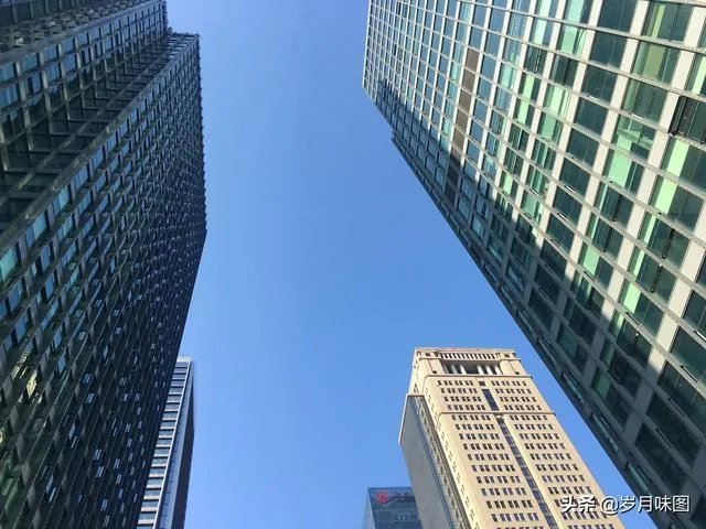 昨天，重庆加州城市花园发生严重火灾，是否也暴露了很多生活中的火灾消防相关的问题？