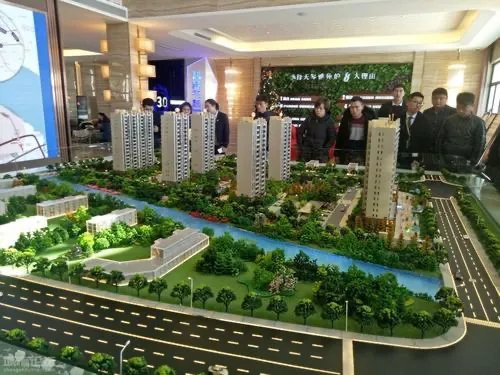 恒大全国楼盘全线7折，价格战会让恒大奔溃吗？