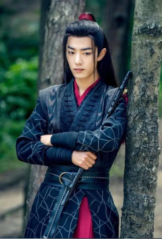 蔡徐坤肖战身高180厘米以上，体重却不到120斤，你怎么看？