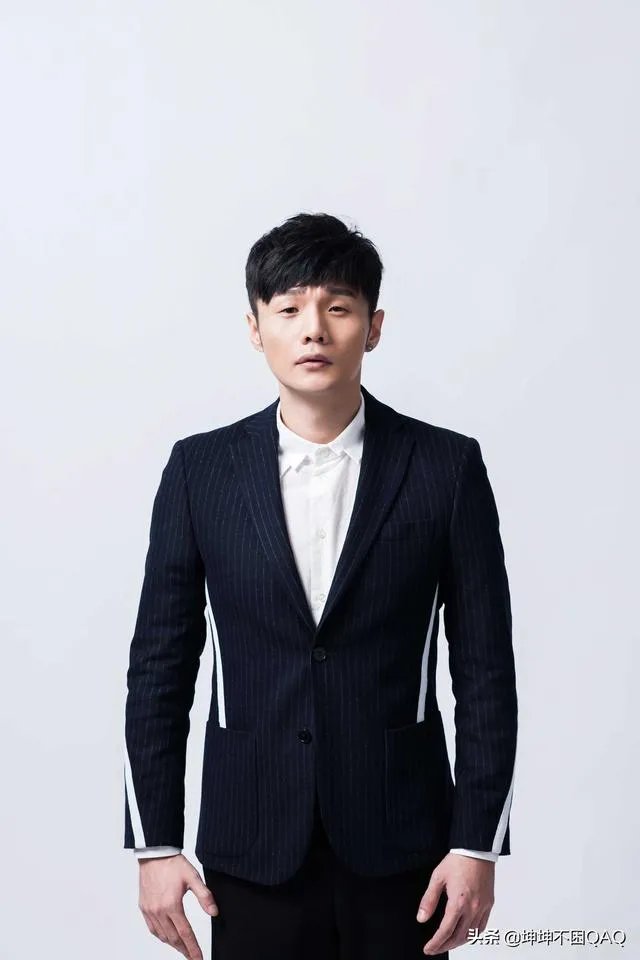 怎么评价李荣浩最新专辑《嗯》？