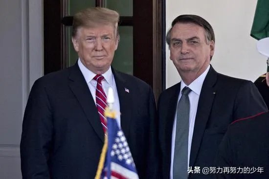 巴西单日新增病例近4万，美国都不是对手，巴西疫情怎么会发展到这种地步？