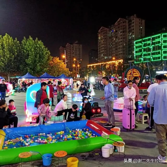 啥也别说年底买宝马, 24岁小伙赶大集究竟干的啥