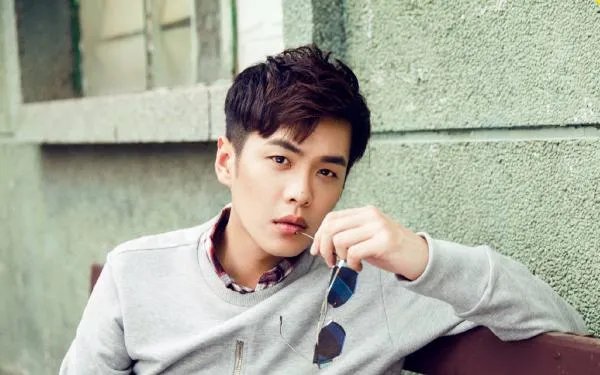 张若昀想低调结婚却上了热搜，你怎么看？