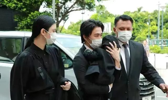 窦骁和奚梦瑶，绯闻男女变成了姐夫和弟妹尴不尴尬？