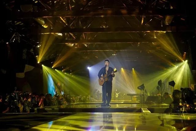 怎么评价李荣浩最新专辑《嗯》？