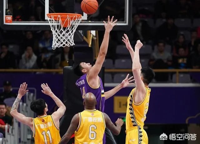 浙江广厦男篮助教王博摊上事了，在CBA比赛现场阻碍记者拍摄，损坏拍摄仪器，如何评价？