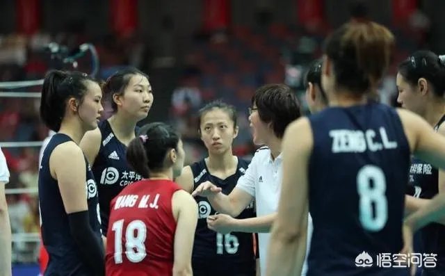 女排战胜荷兰获九连胜，但为何比赛中朱婷怒吼队友，赛后全队没有庆祝，当时发生了什么？