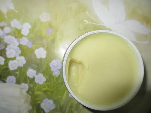 关于benefit(贝玲妃)猪油膏的使用顺序