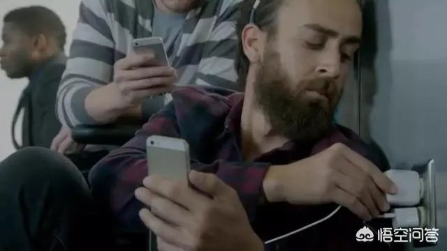 三星为什么连续七年怼苹果？