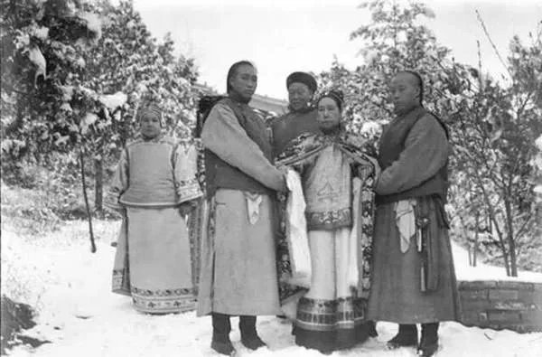 大太监李莲英的随葬品都有什么？