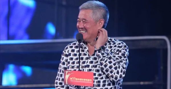 前妻女儿第一次去赵本山家，现在妻子马丽娟态度冷淡，赵本山是怎么应对的？