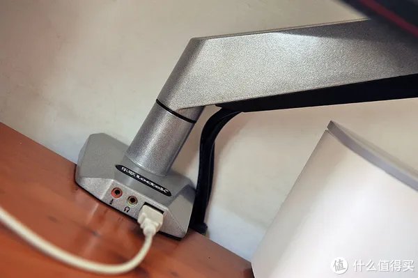 新年新面貌 — 更新布置下电脑桌面上的那些相关设备