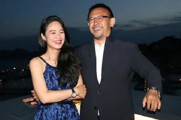 姜文这么骄傲的人，为什么会被老婆周韵“拿”得死死的？