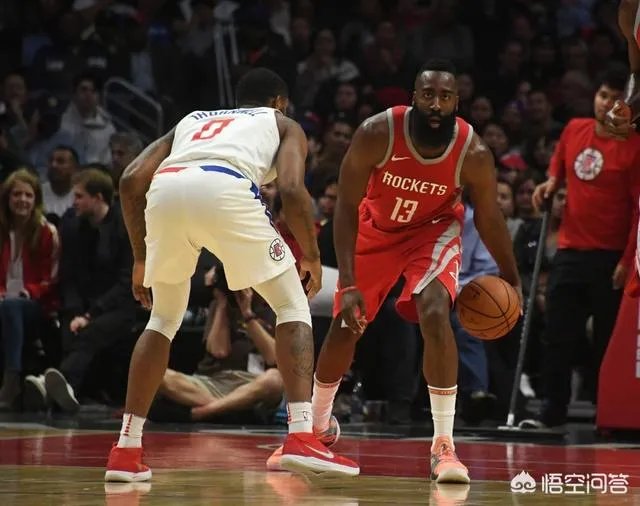 哈登晃倒韦斯利约翰逊数米远，等他站起来再投进三分，什么水平？