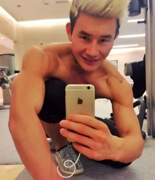 爆红的张一山与学霸“嘎子哥”相比, 就差一个抱得美人归了么？