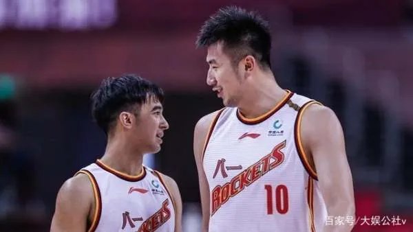 八一男篮退出CBA，球员可以转会，王治郅该怎么办？