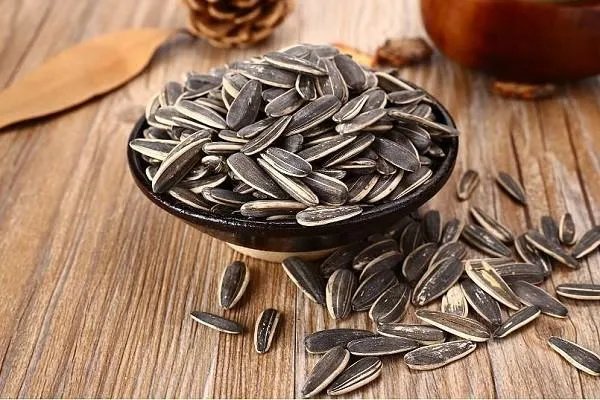 瓜子的魅力到底有多大，为什么人一磕就不想停下来？