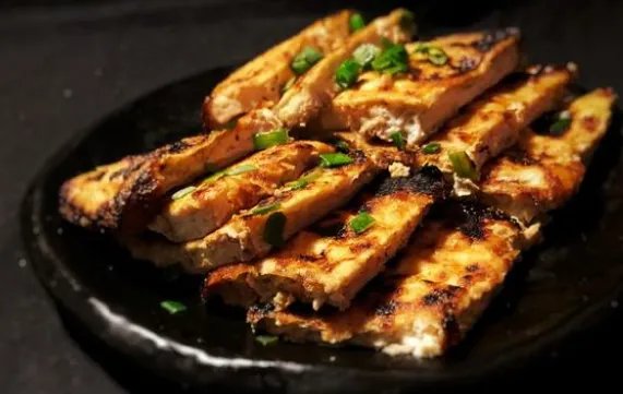 锅塌豆腐是哪个地方的菜？这里的豆腐可以用普通的老豆腐吗？