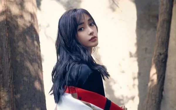 angelababy在ins配图，你觉得有什么深意吗？