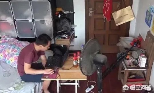 “我丑我高傲”的男子求爱4年，被拒8万次，你觉得他的“高傲”还有必要继续吗？