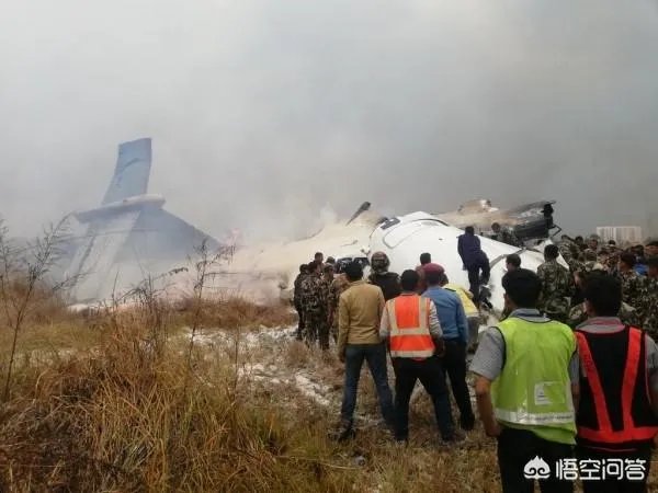 对于刚刚发生的孟加拉国客机失事事故，你有什么看法？