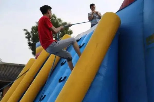 2022年男生女生向前冲报名，今年报名者为何比往年更踊跃？