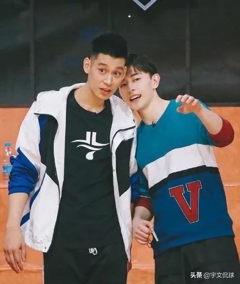 投进1个三分球捐3000元，赛季结束后，林书豪一共捐了多少？