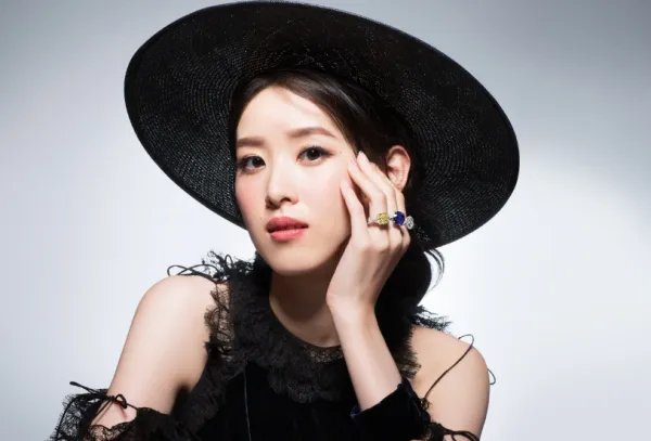 王思聪怒撕奶茶妹妹，刘强东霸气反击，究竟发生了什么？