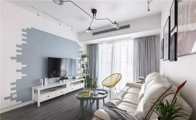 如何打造令人羡慕的房子？淡雅色调和简单家具就够了！