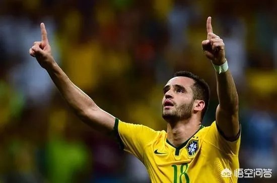 2018年世界杯西班牙队能进入8强还是巴西队进入8强？