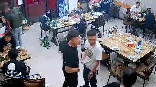 唐山烧烤店打人完整版视流出，看到视频后，你的心情是怎样的？