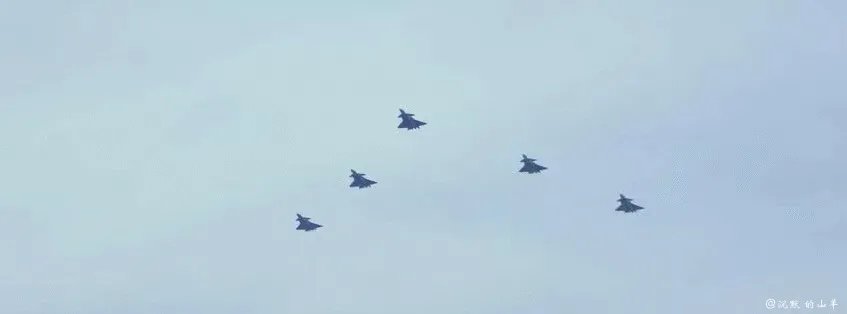 歼20服役和歼20列装意思一样吗？