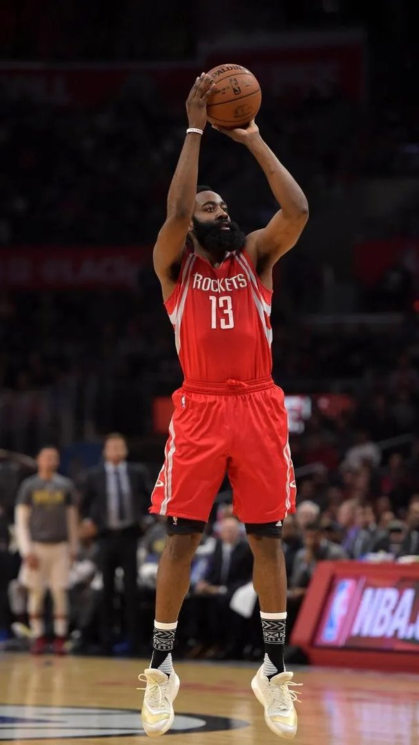 关于9月2号中国男篮对波兰比赛中，中国男篮最后几秒的表现你怎么看？