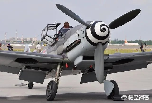 联军轰炸柏林飞机有多少架