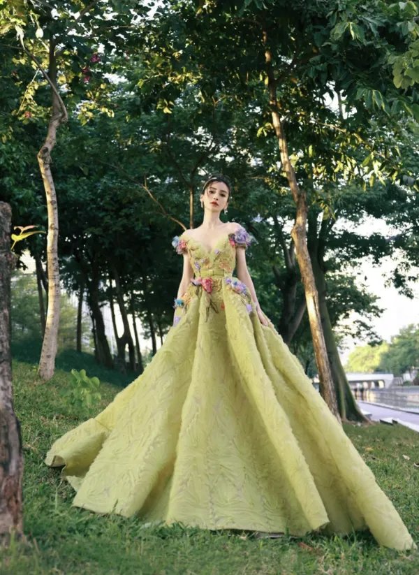 芭莎慈善夜竟然这么卷？女明星几乎人均一件高定！