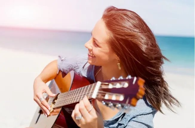 夸女生漂亮的幽默句子 高情商夸人漂亮的句子