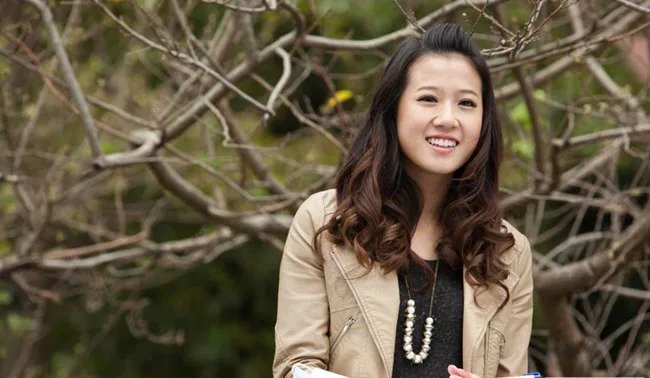 方志友热舞上衣脱落胸 被赞货真价实F罩杯