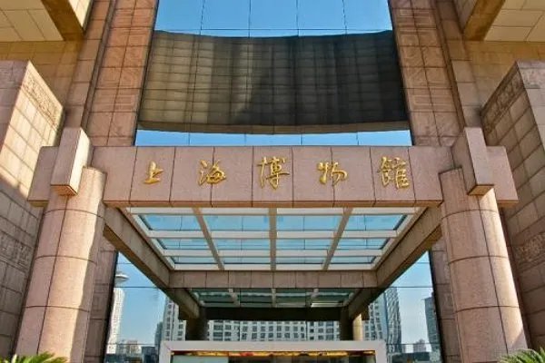 上海历史博物馆和上海博物馆的区别在哪，为什么还分开在人民广场的南侧和北侧