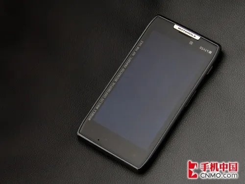 经典刀锋来袭 摩托罗拉RAZR XT910评测
